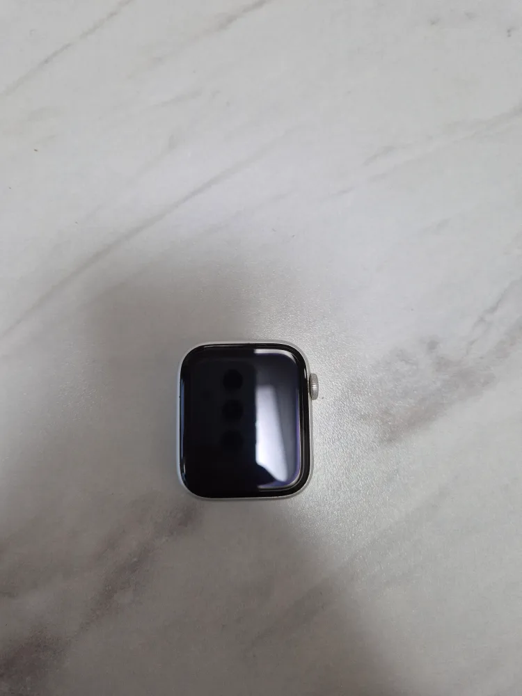 애플워치se 44mm GPS 실버 판매합니다.