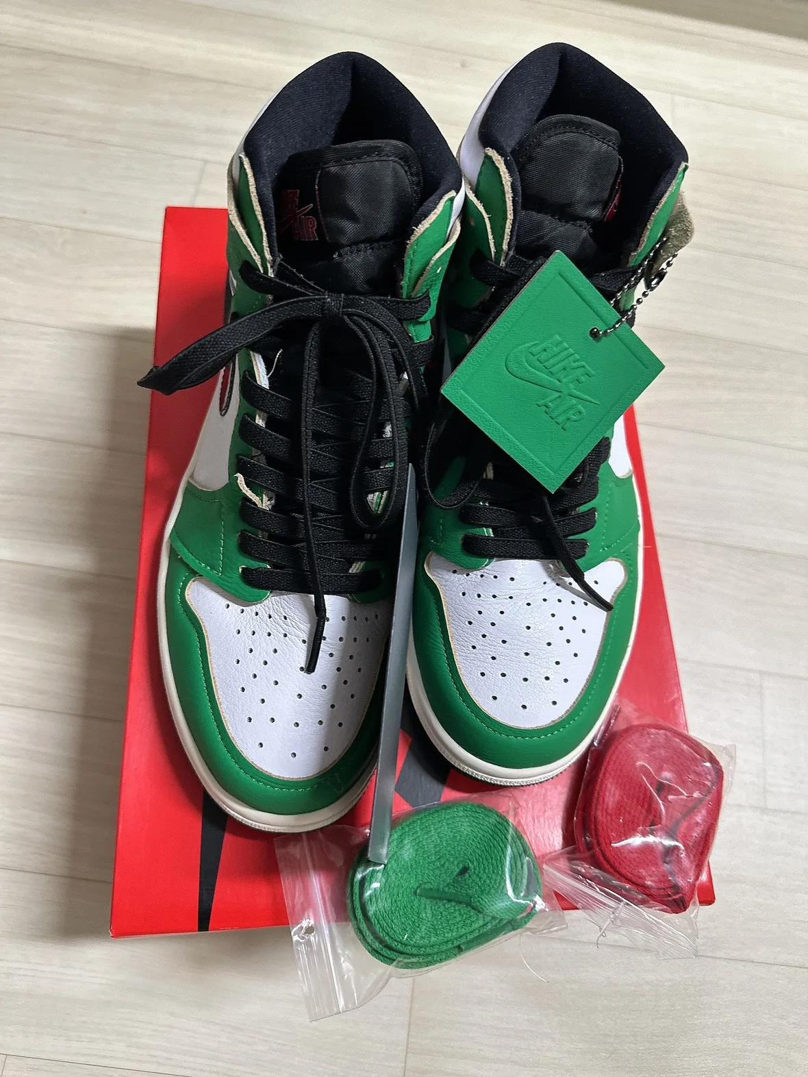 조던1하이 럭키그린 275