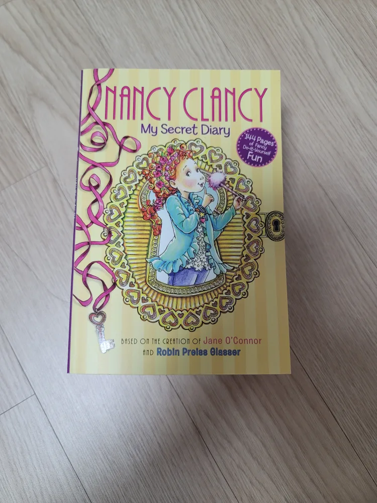 (챕터북) Nancy clancy 8종 거의새것