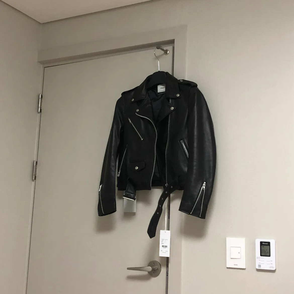 비바스튜디오 보니라이더 자켓