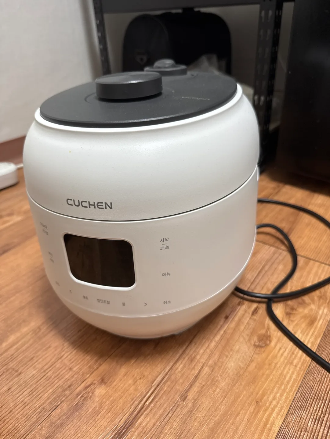 쿠첸 밥솥 6인용 (새제품20만.10회사용)
