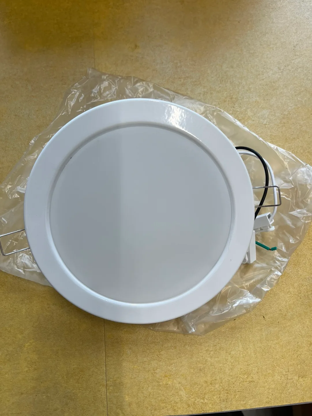 6인치 매입등 주광색. 중고제품 팝니다.