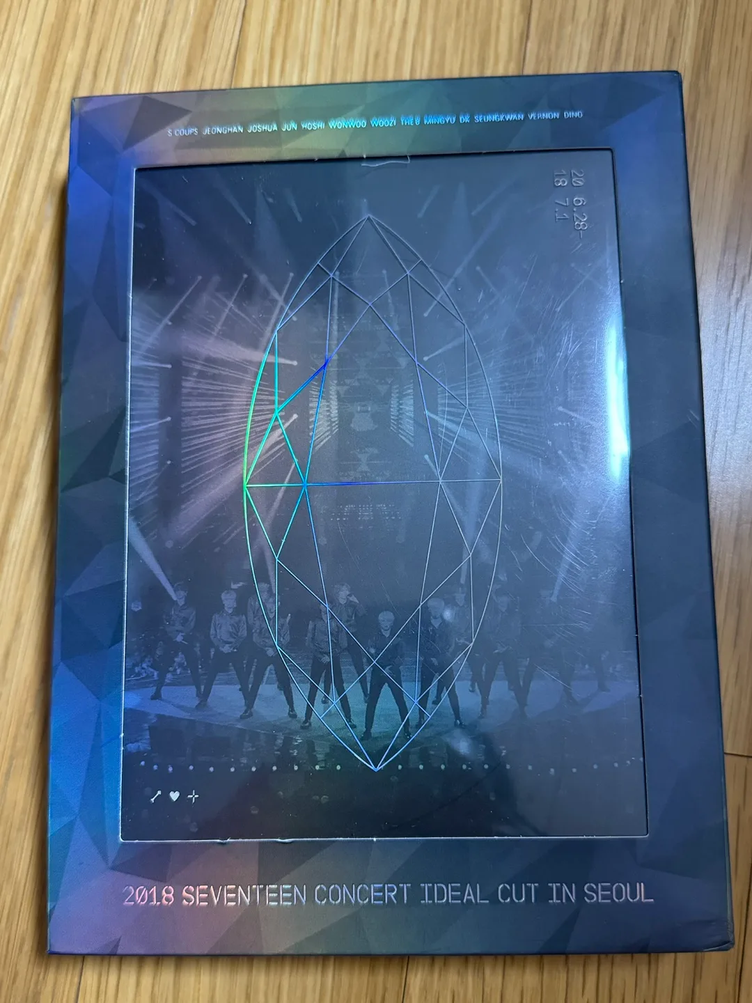 2018 세븐틴 아이디얼컷 콘서트 포토북 & 디비디 블루레이