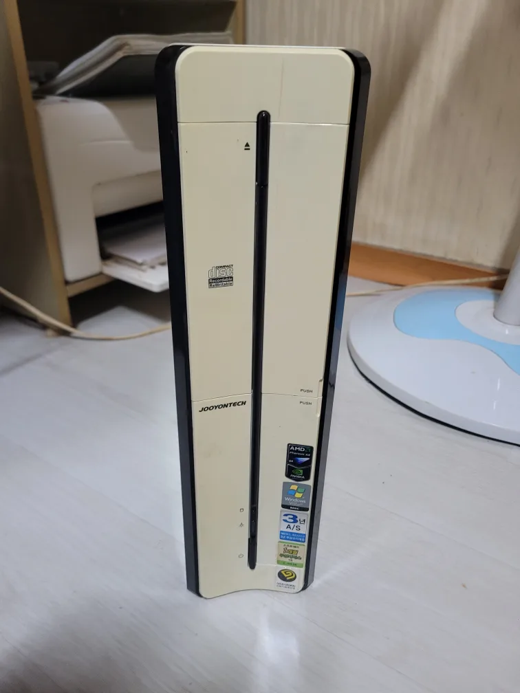 컴퓨터 본체및 모니터 키보드 마우스 일괄 팝니다