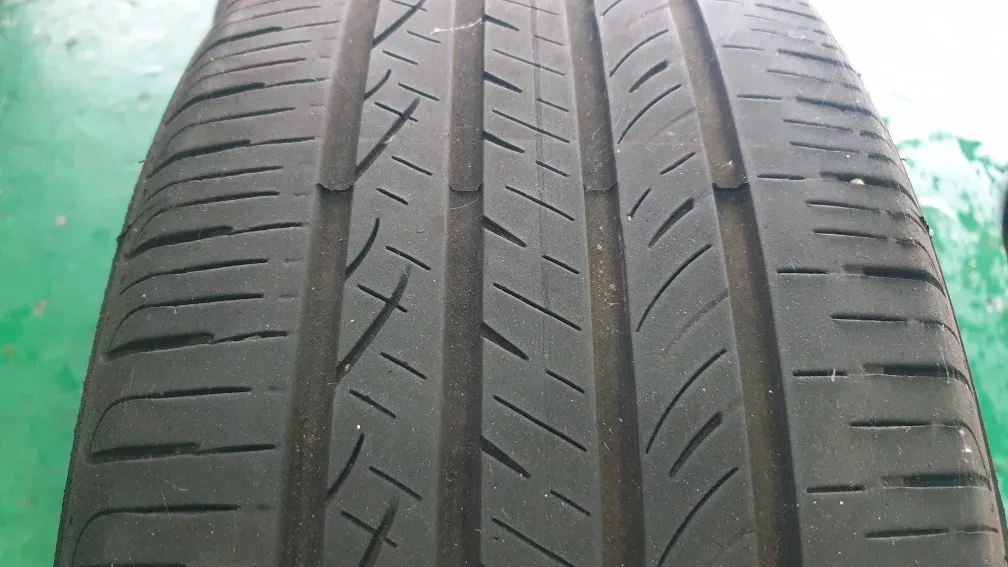 중고타이어 2개  225 55 17