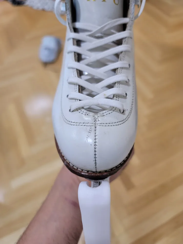 규스포츠 피겨스케이트 200팝니다