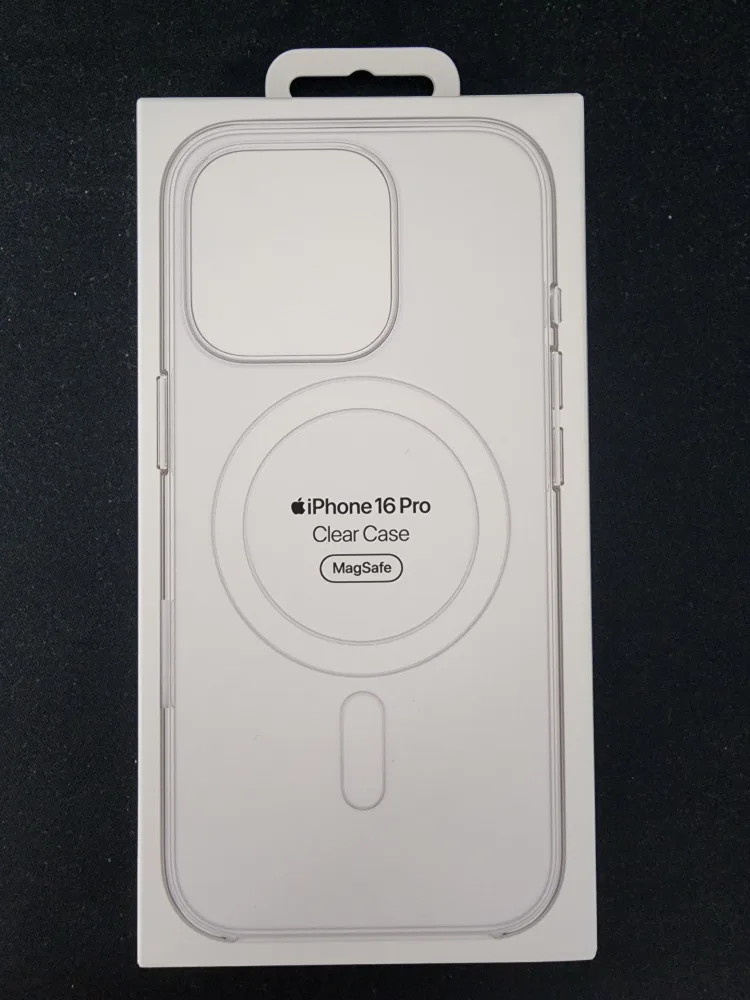 아이폰16프로 정품 클리어 맥세이프 케이스 팝니다.