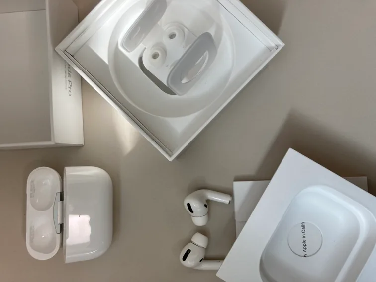 에어팟프로1 s급 중고 판매합니다.