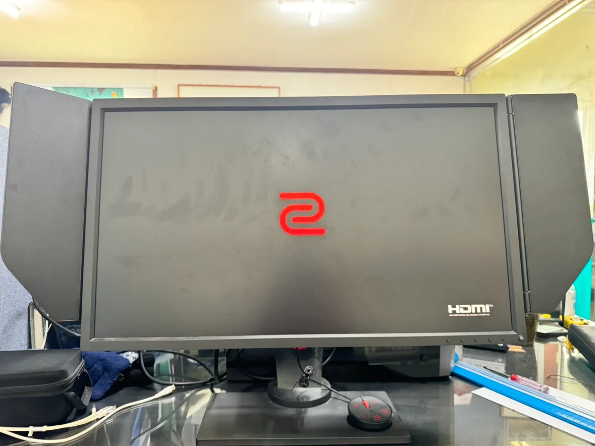 벤큐 27인치 주사율 240HZ FPS 전용모니터 팝니다(네고 가능합니다)