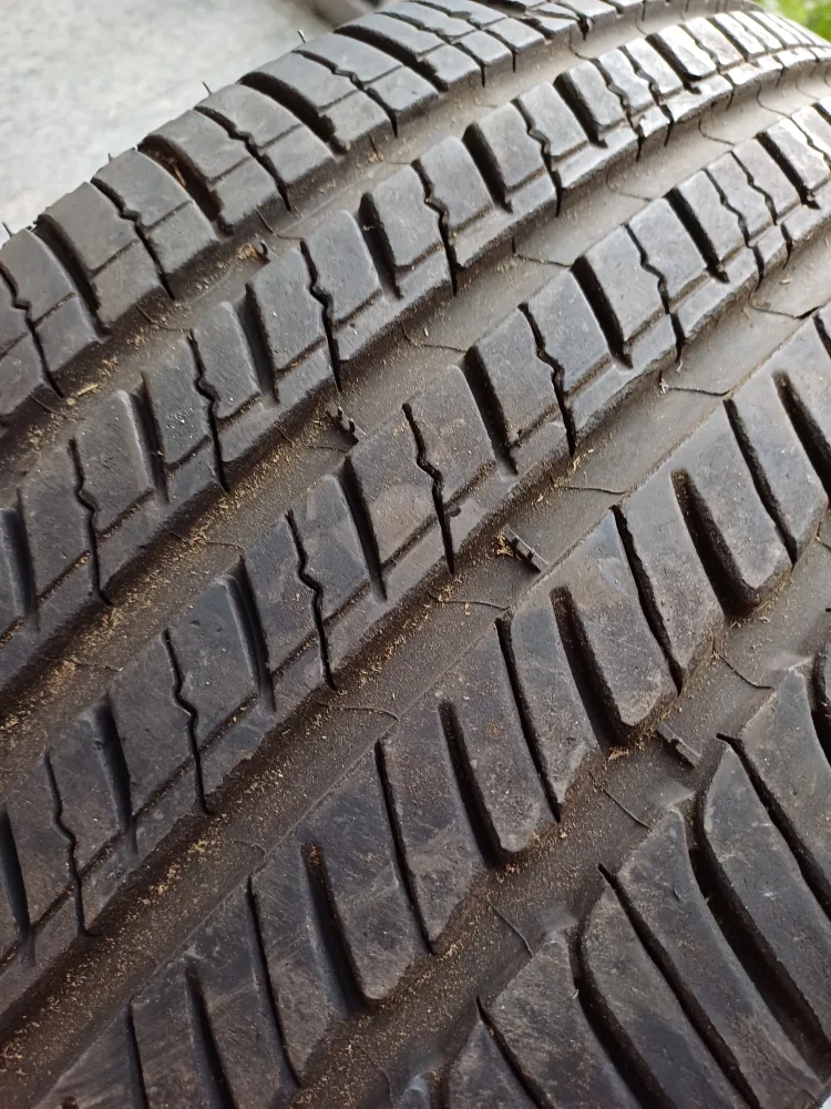 미쉐린타이어(245 45R 18)