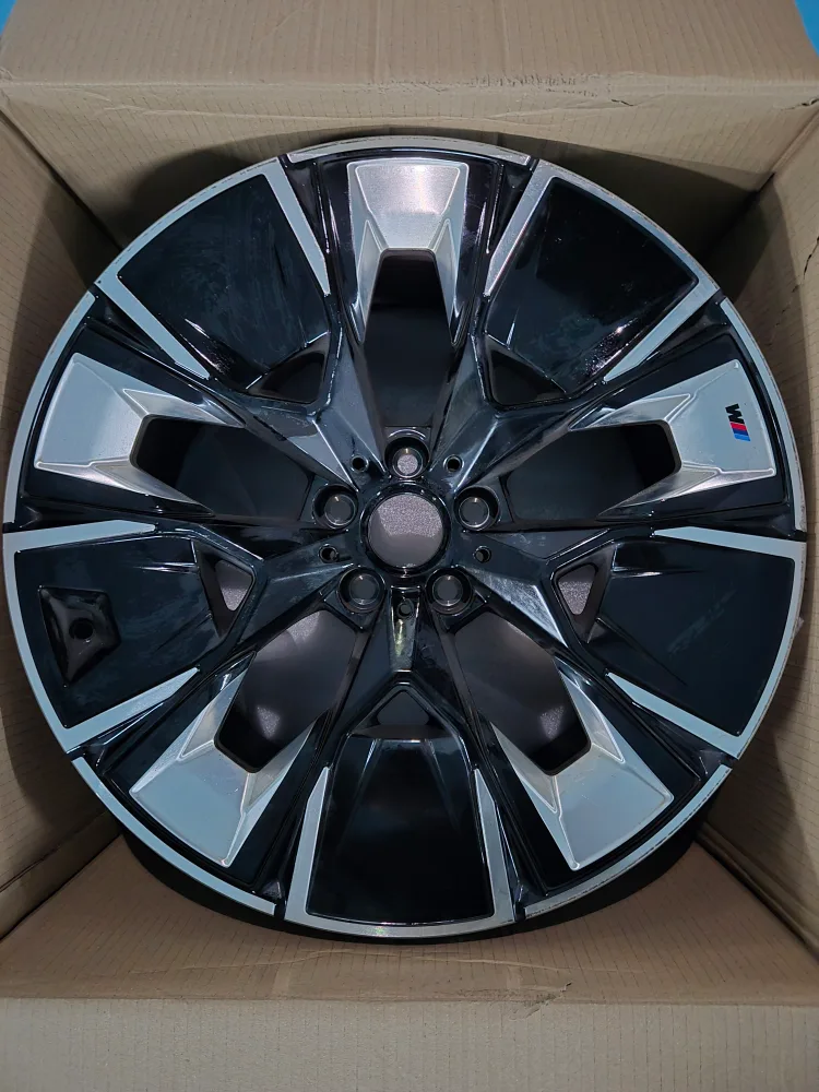 중고 ix3 순정 정품 리어 휠(7916268) 판매합니다.