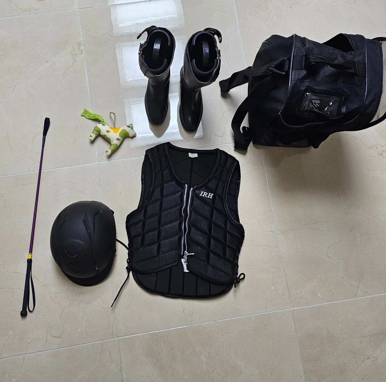 승마 용품 일괄 판매합니다.