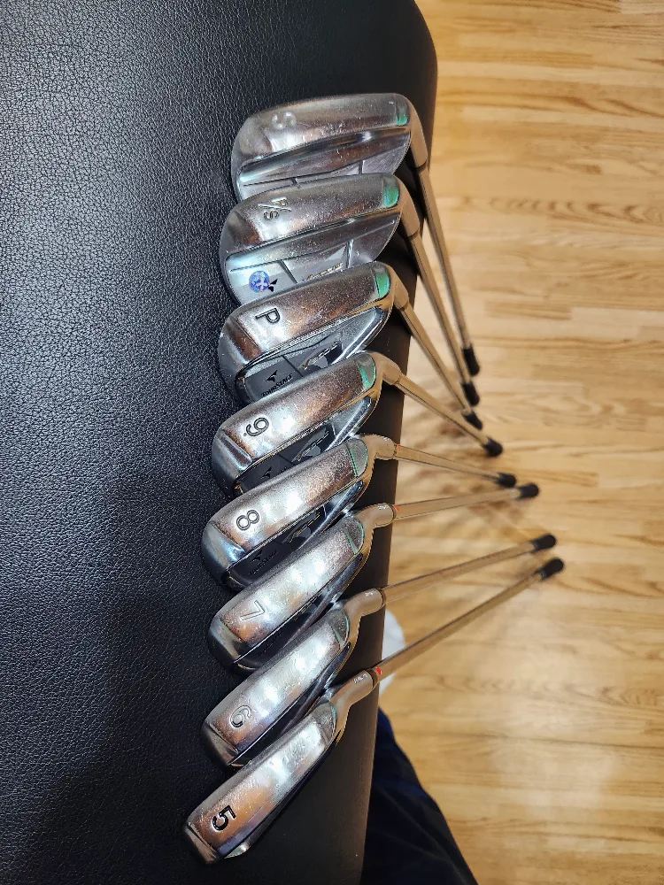 (중고아이언)가격인하함. 투어스테이지V300-3세대팝니다.