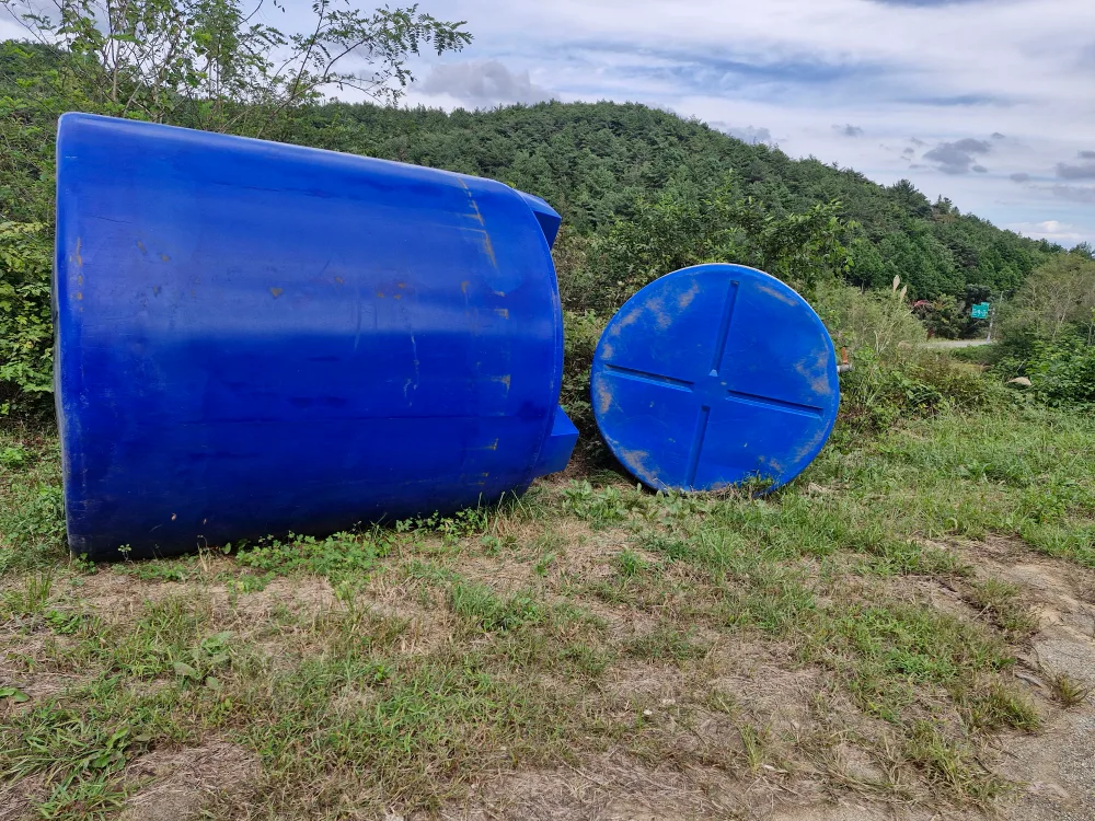 물탱크  10톤1개.  5톤1개