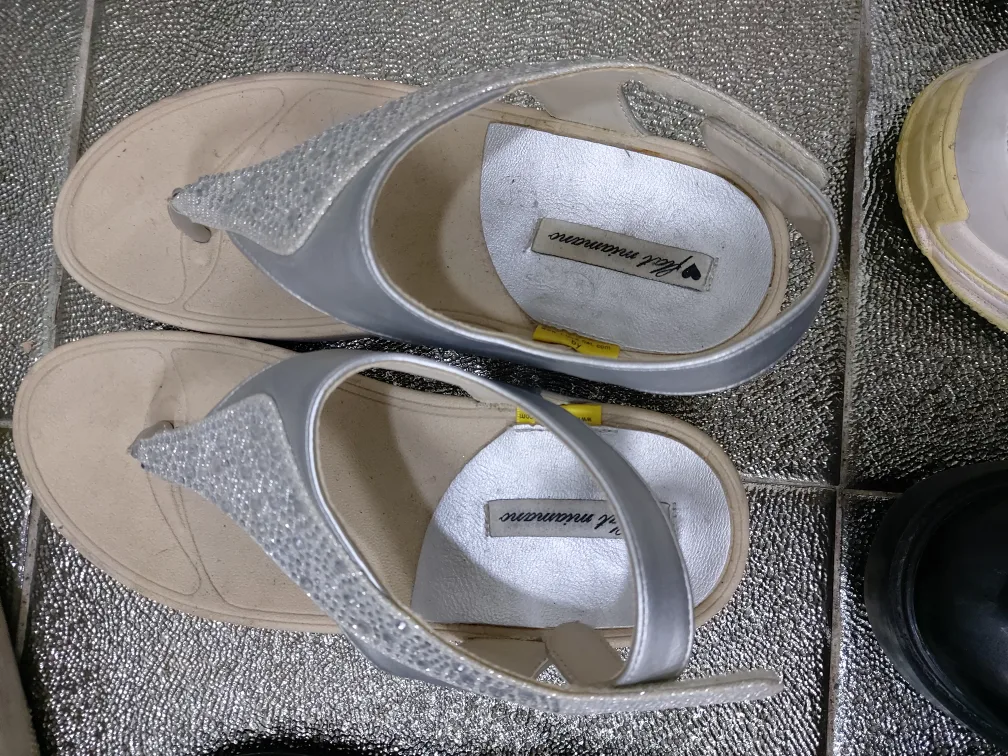 중고_(여성) 샌들 판매합니다