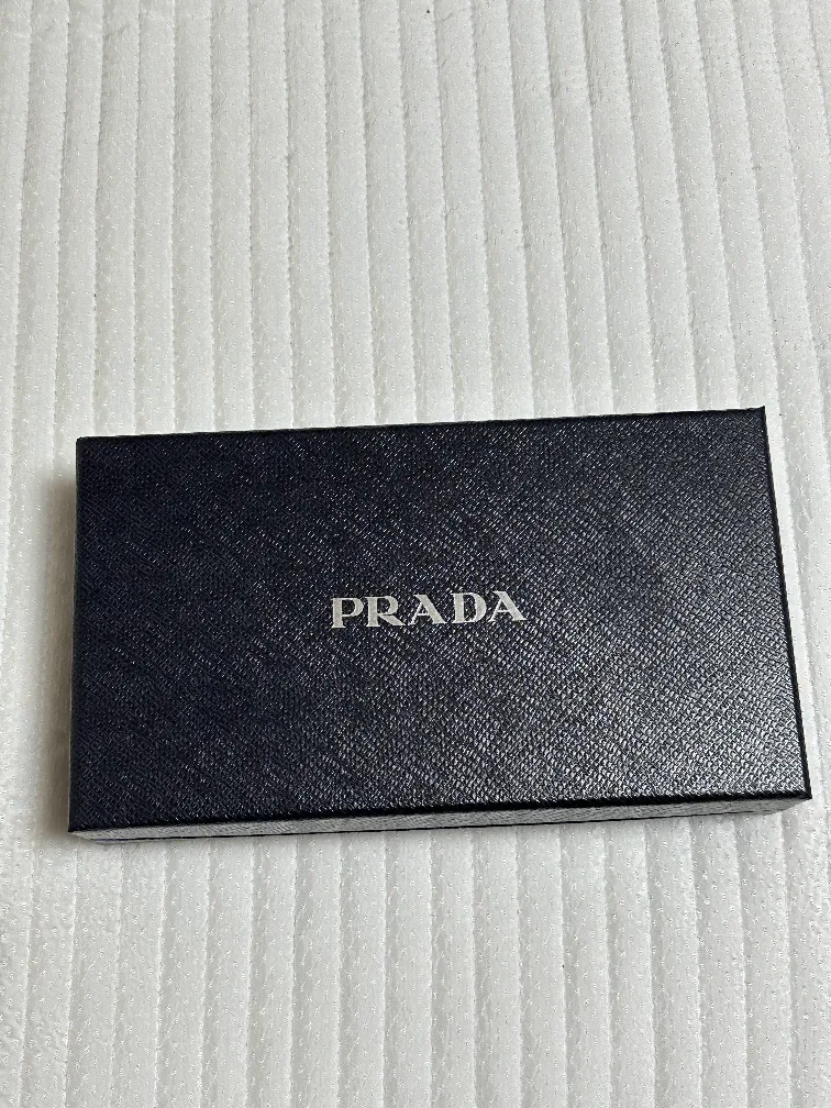 중고) 프라다 사피아노 장지갑 급처