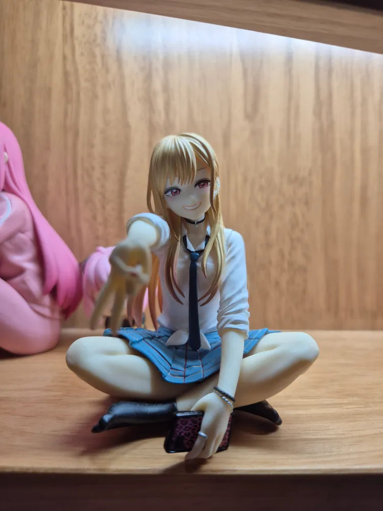 마린 피규어 팔아요 (중고 살짝 하자있음)