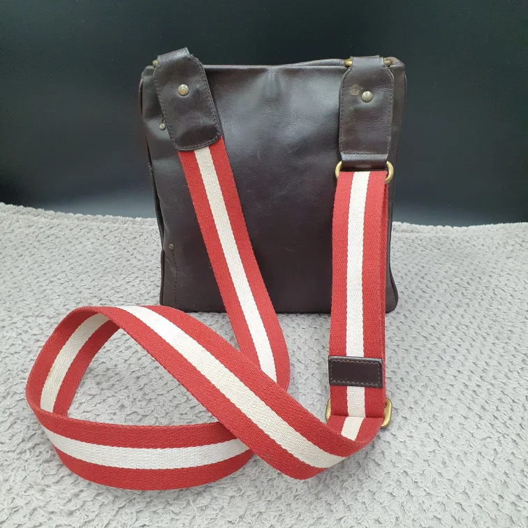 발리 삼선 남자 아담한 크로스백 중고