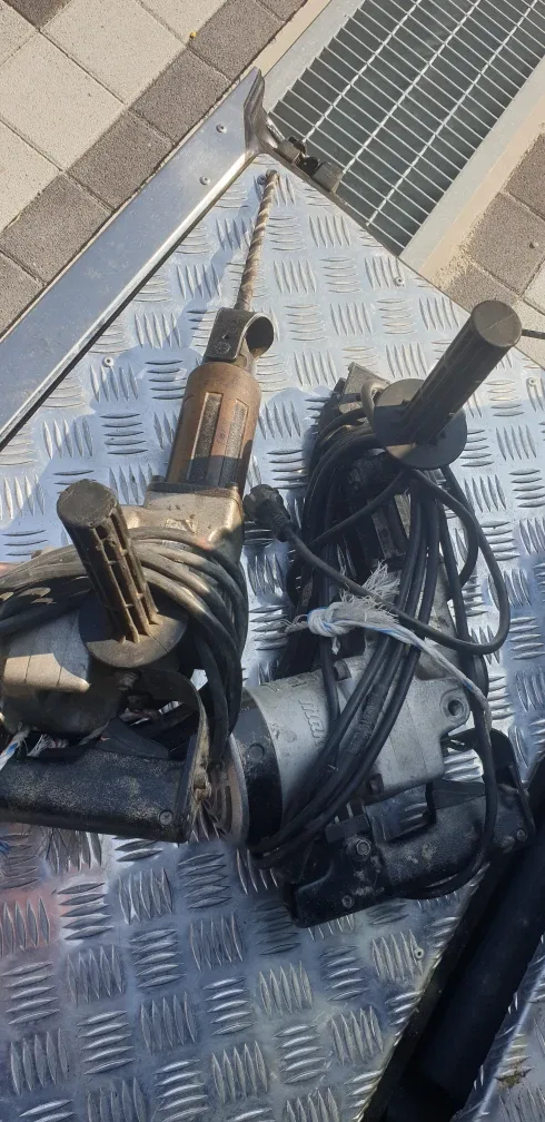 마끼다 3811 중고해머드릴  2개.