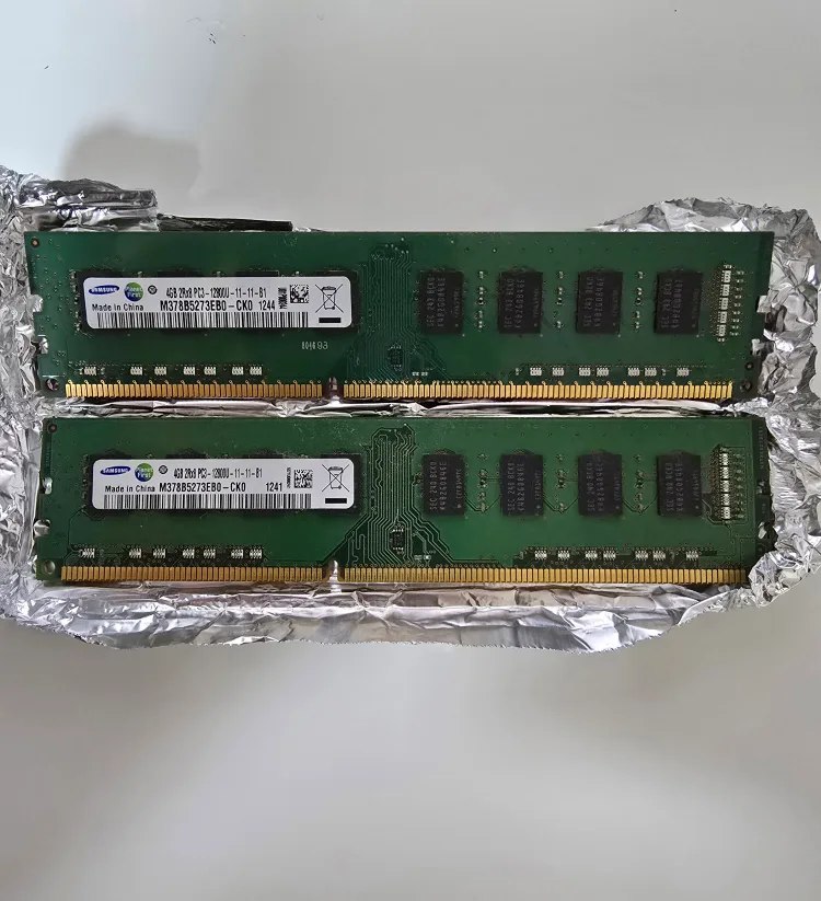 데스크탑용 중고RAM 팝니다. (DDR3 4GB PC3 12800U) 2개