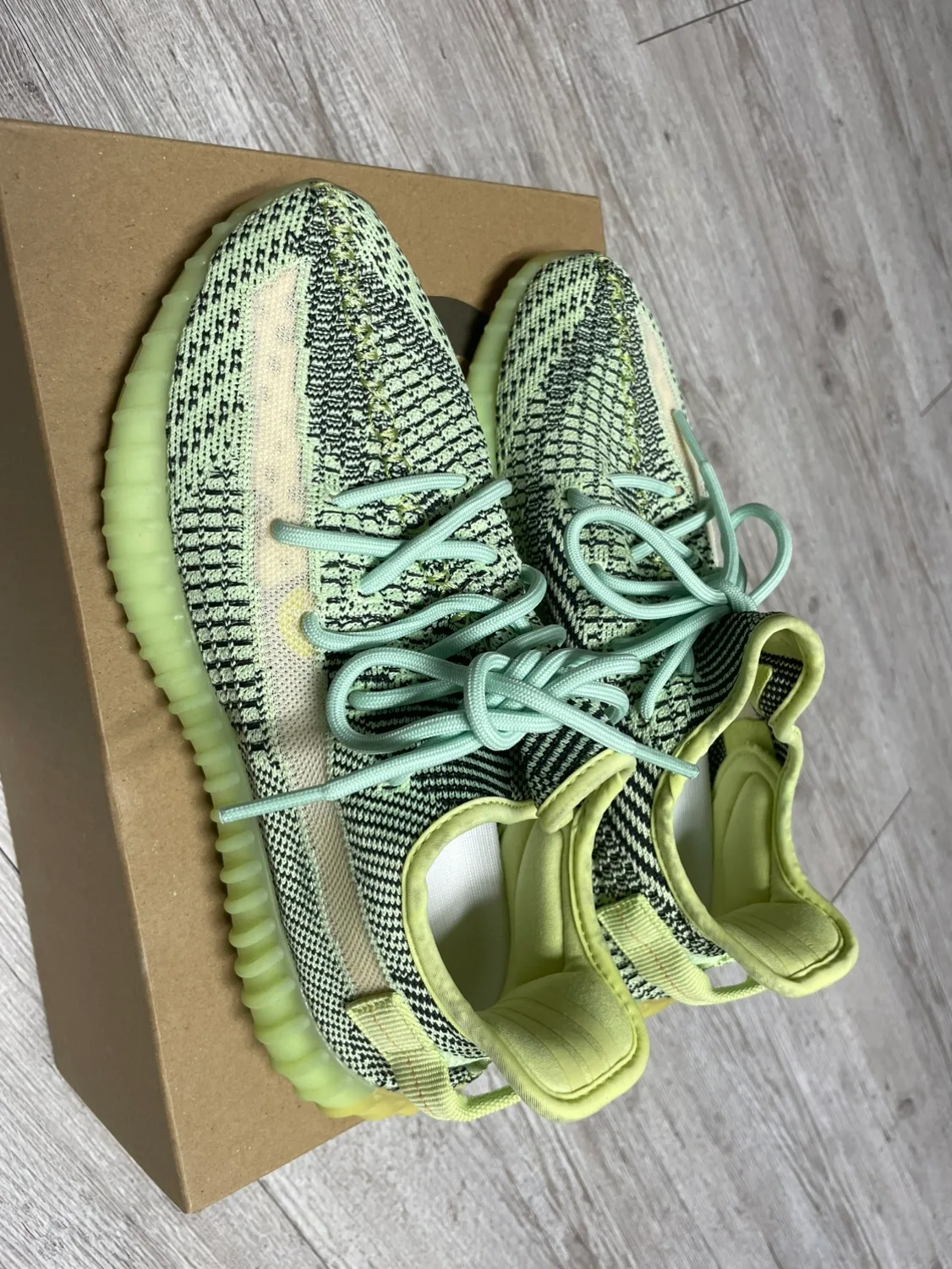 이지부스트 350v2 이즈릴 260