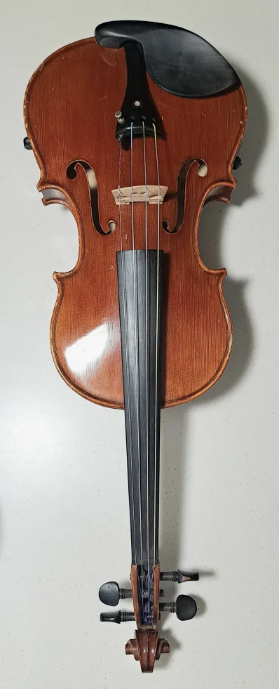 바이올린 중고로 판매합니다.