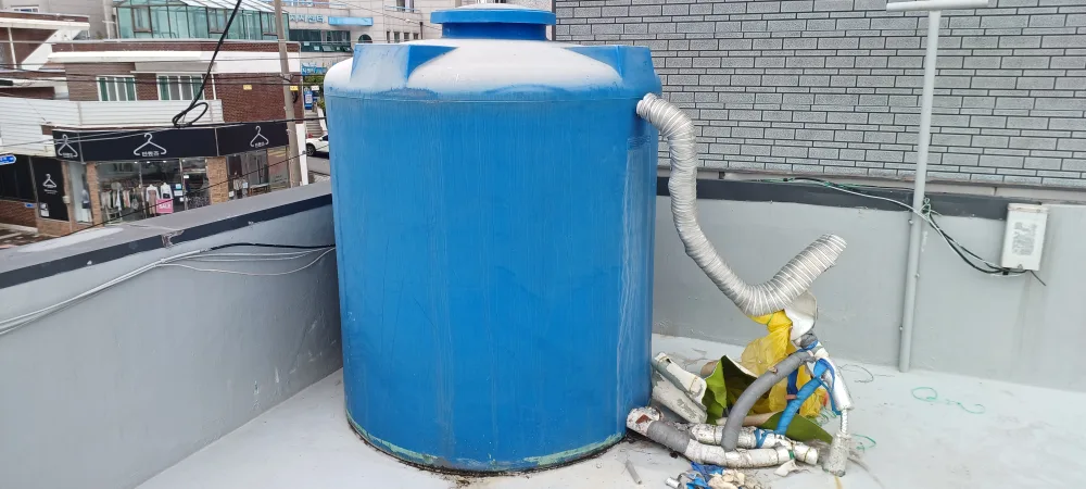 2톤 물탱크 중고