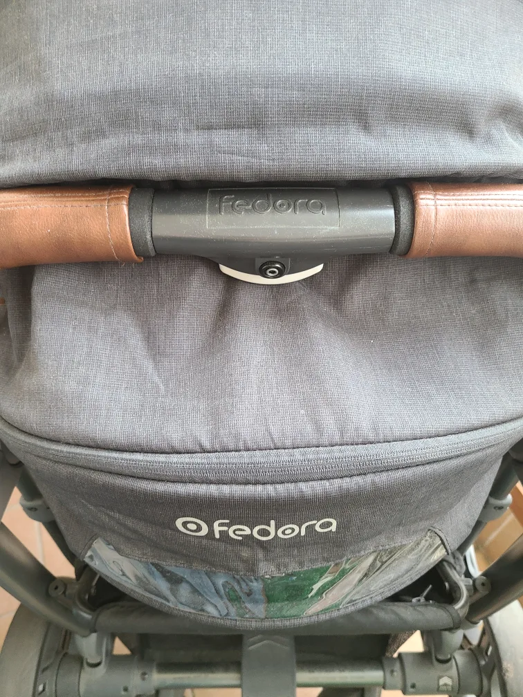 페도라 유모차 팝니다.