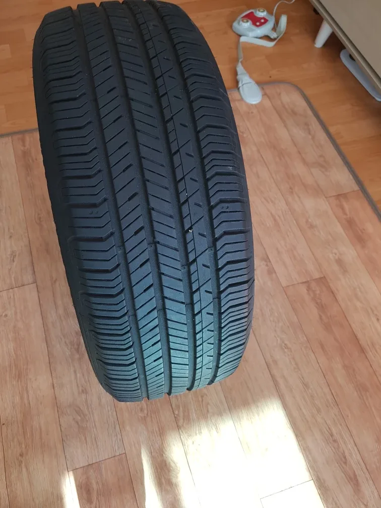 중고타이어 스포티지R 235/55R18 팔아요