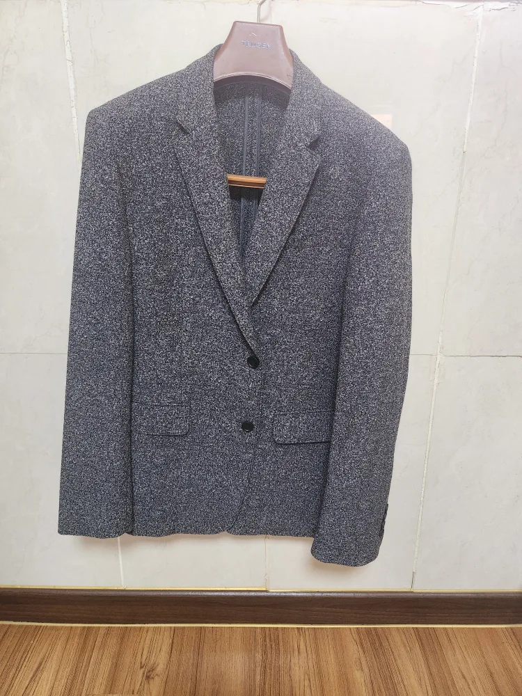 트루젠 캐주얼 정장자켓(105)내놓습니다^^시착만했지만 중고입니다.