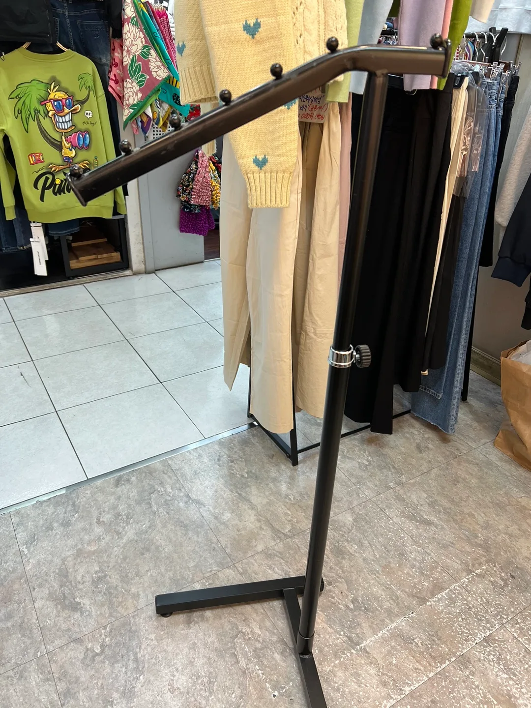 옷가게 행거 (기울기 있는 행거)중고