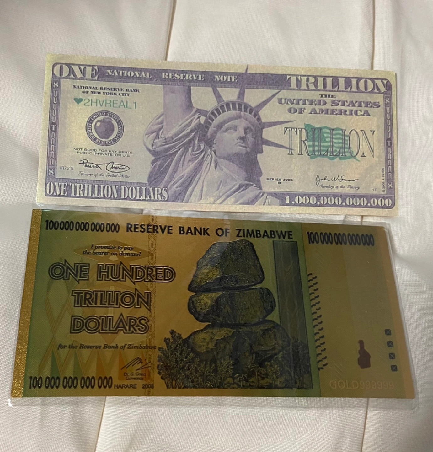 1+1 행운의 미국 1조 달러 돈복의 달라 재현품+짐바브웨 100조 달러 | 기타 중고물품 | 당근 중고거래