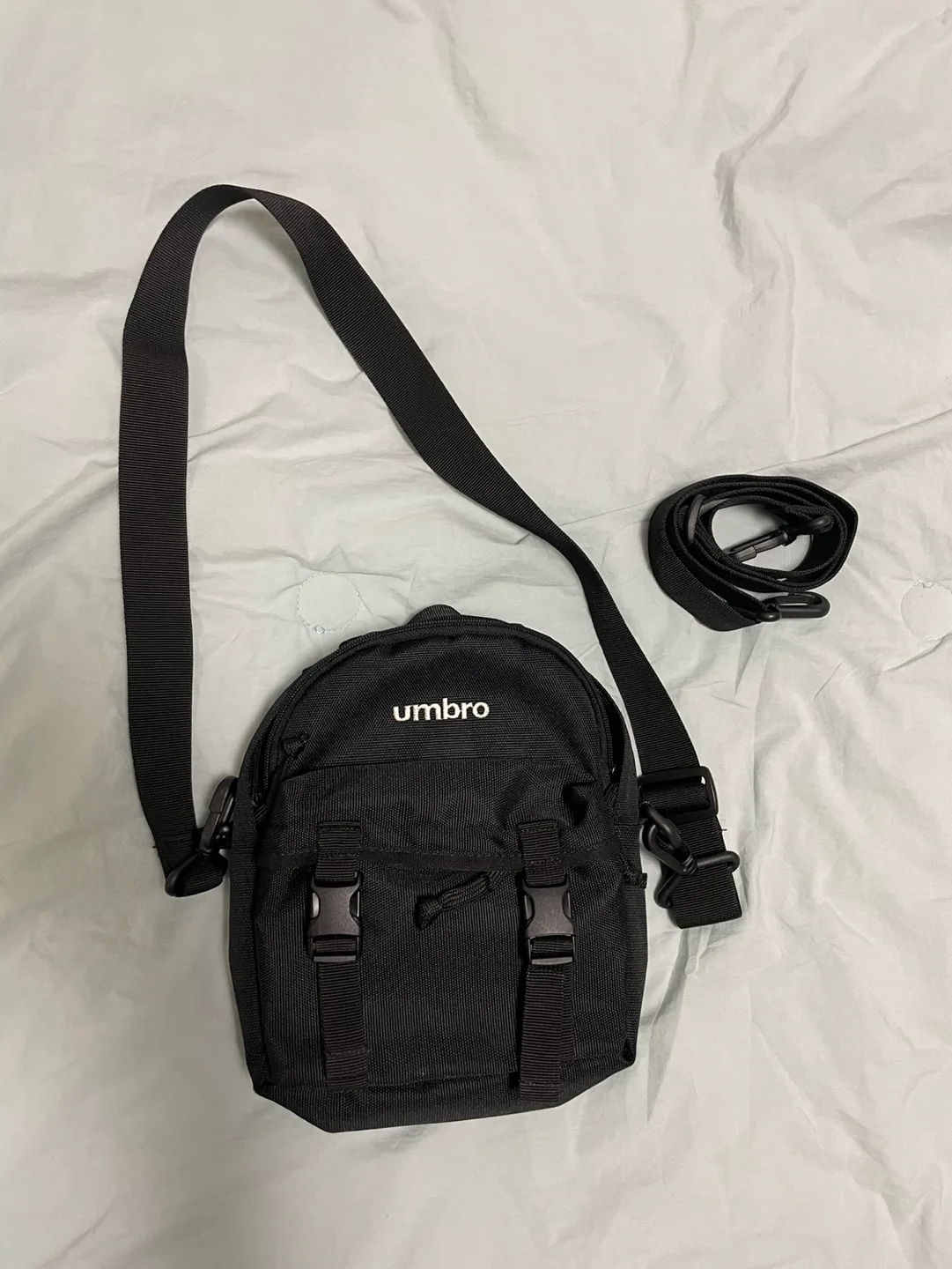 엄브로(umbro) 미니백 (크로스백)