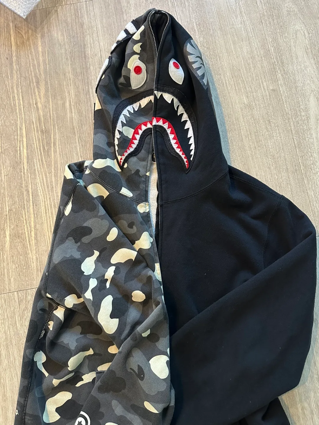 베이프 샤크 후드집업 팔아요 ✨중고최저가