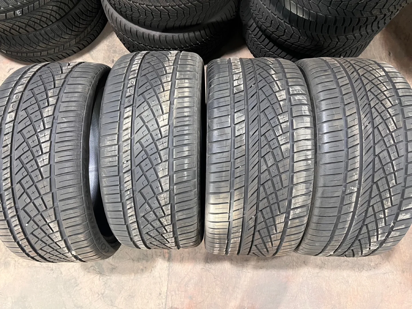 벤츠 E350 사계절 타이어 팔아요