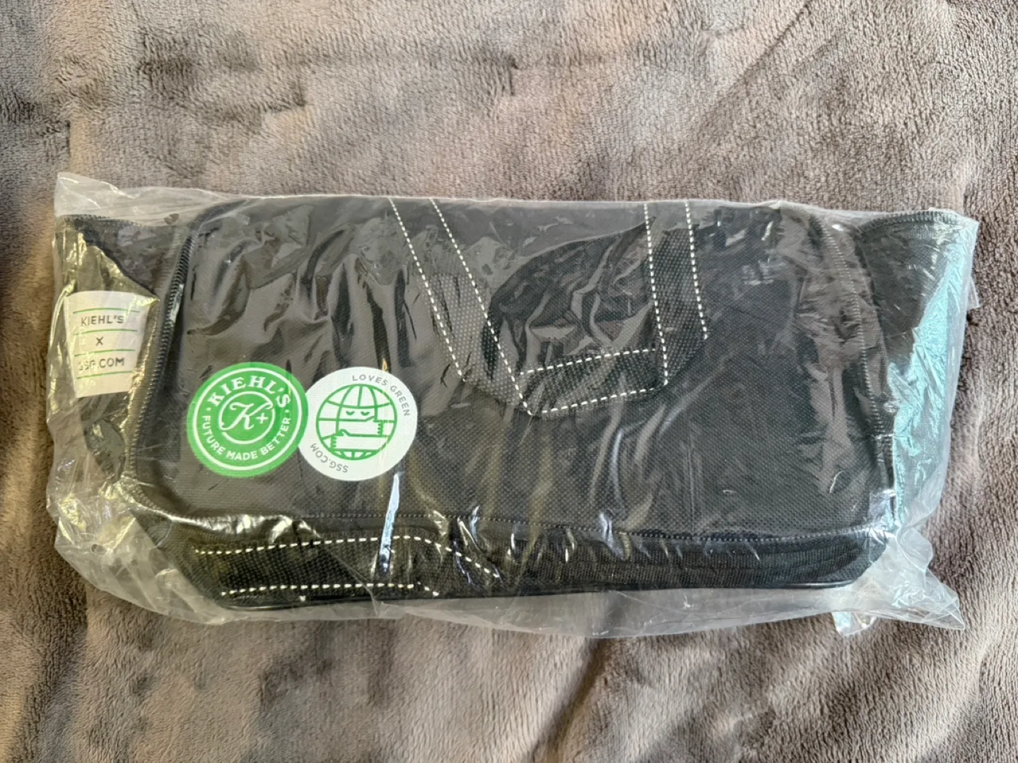 키엘 x SSG 콜라보 여행용파우치 미개봉 판매