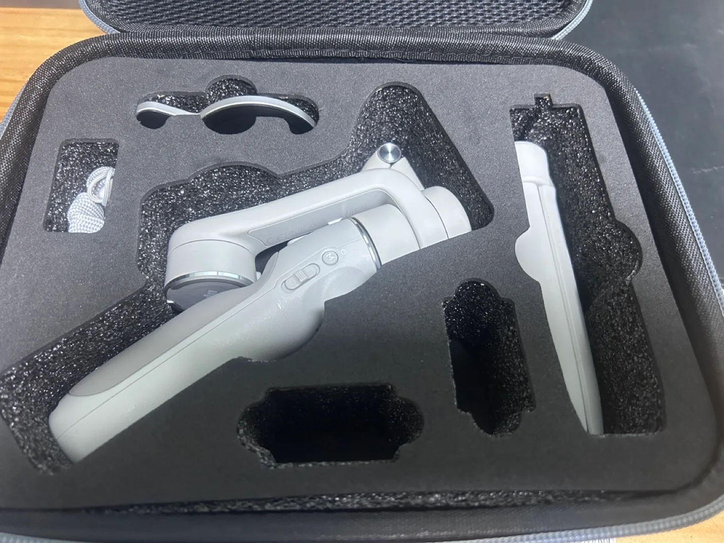 [급처]DJI OM5 휴대용 짐벌 기기