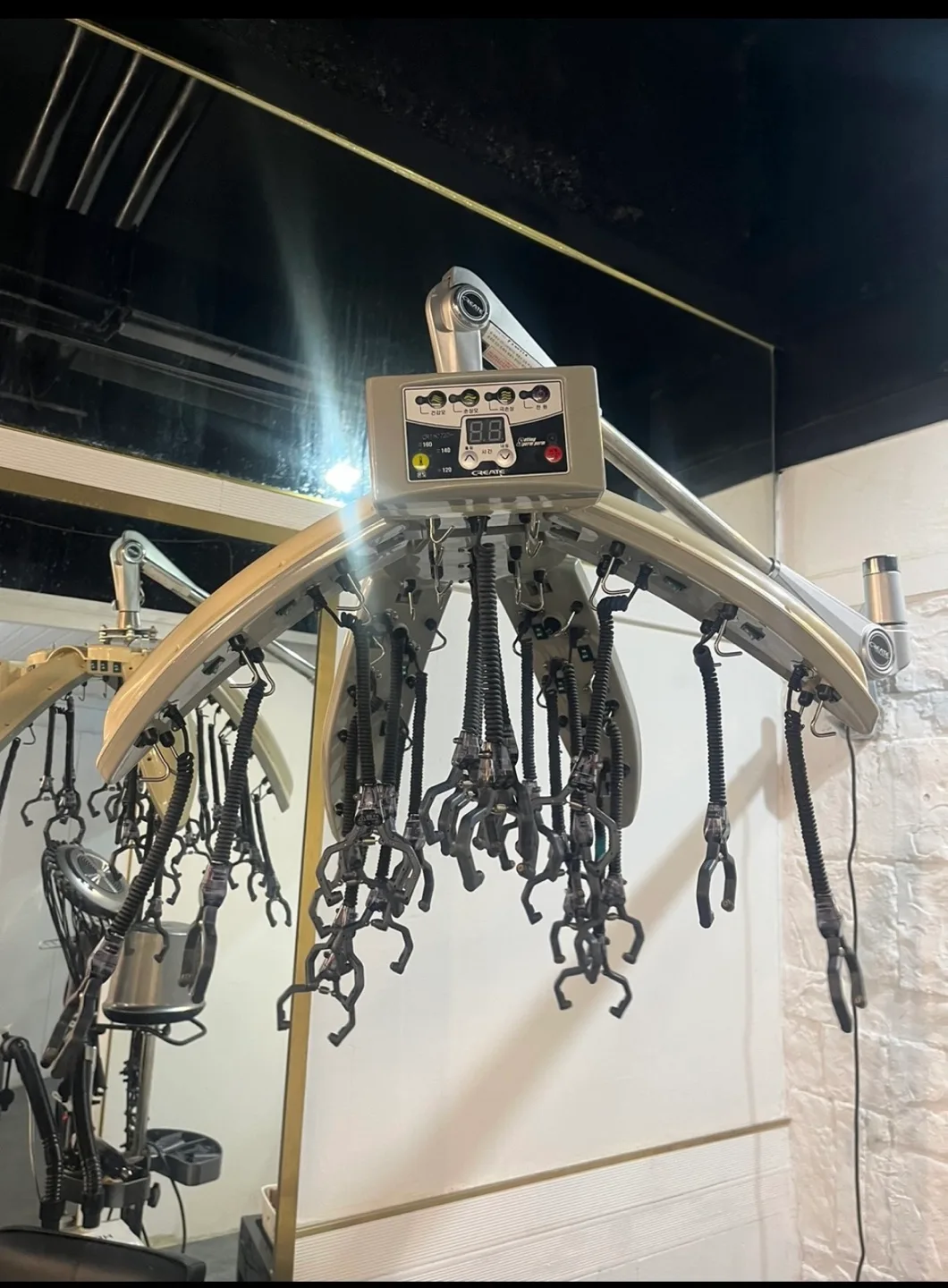 그리에이트 벽걸이 세팅기 새거같은 중고 사게 팔아요~