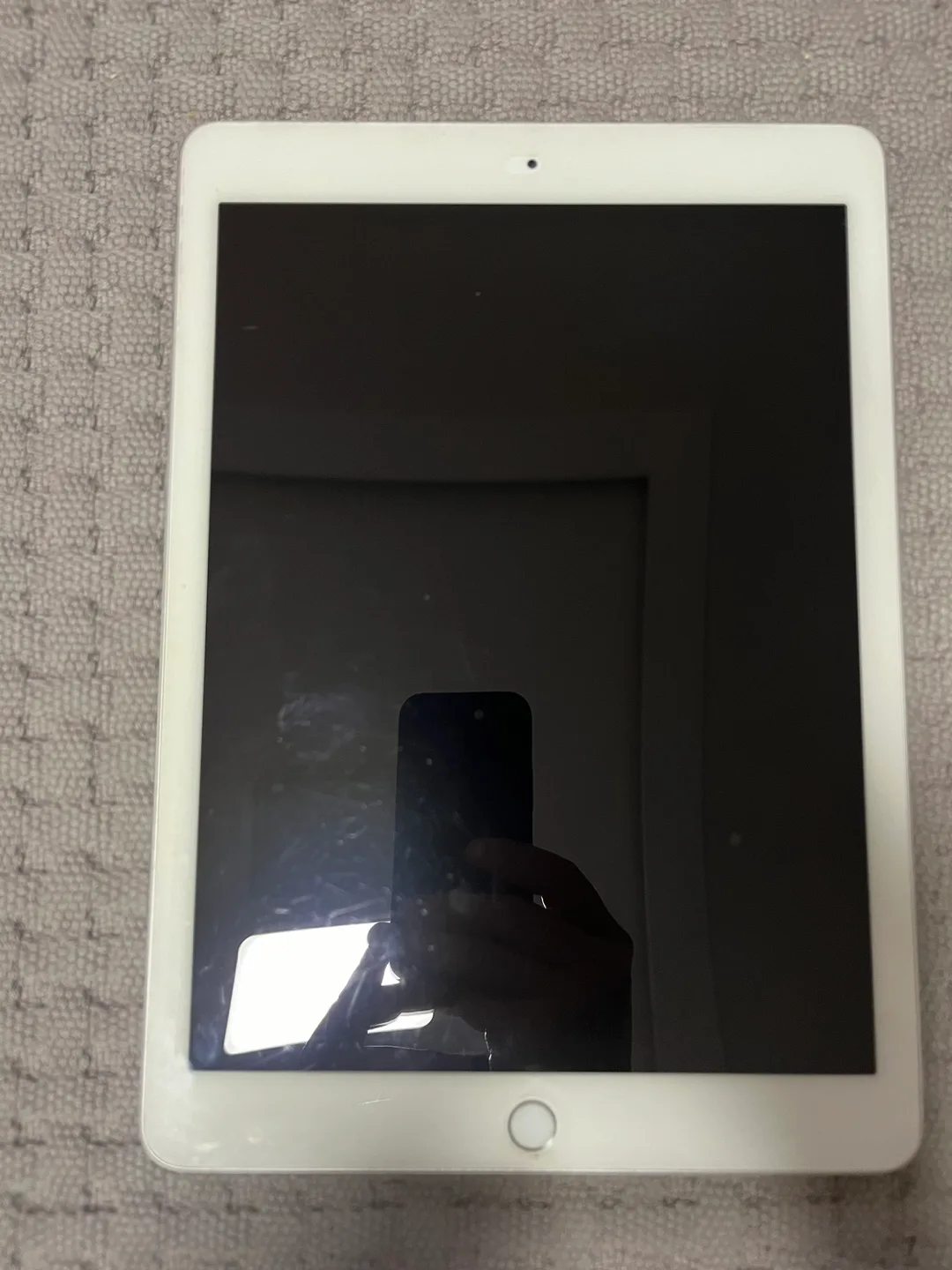 아이패드 프로 9.7(1세대)wifi 256g 실버 중고 판매합니다.