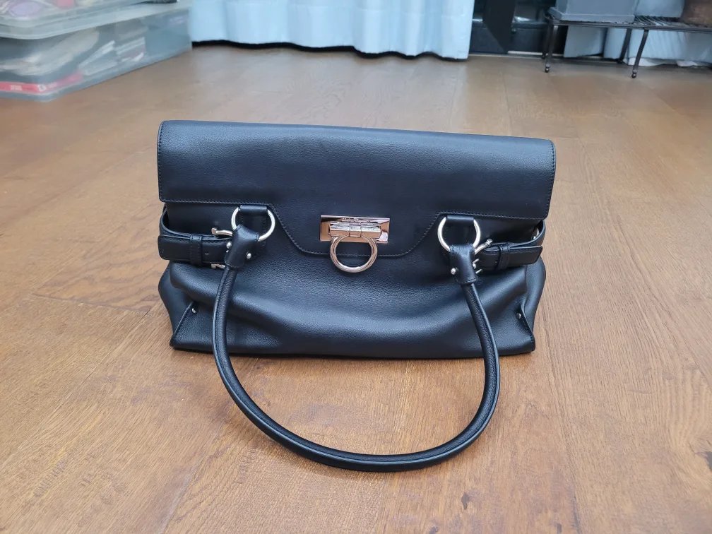 페라가모 가방 블랙 상태 아주 좋아요