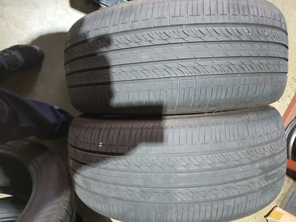 245.45.19 중고타이어 팝니다