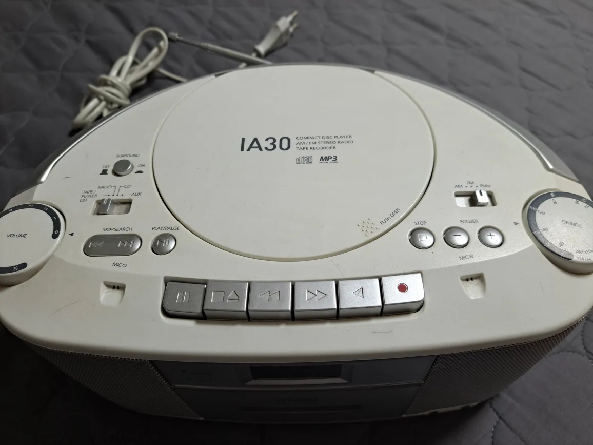 아이리버 IA30 컴팩트 디스크 CD 플레이어 팝니다.