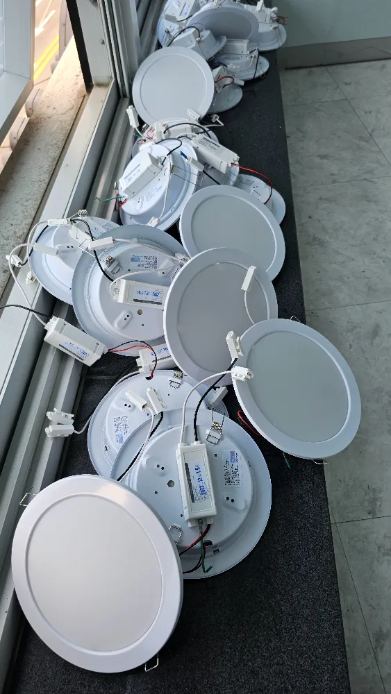 다운라이트(6인치 15w) 주광색 중고