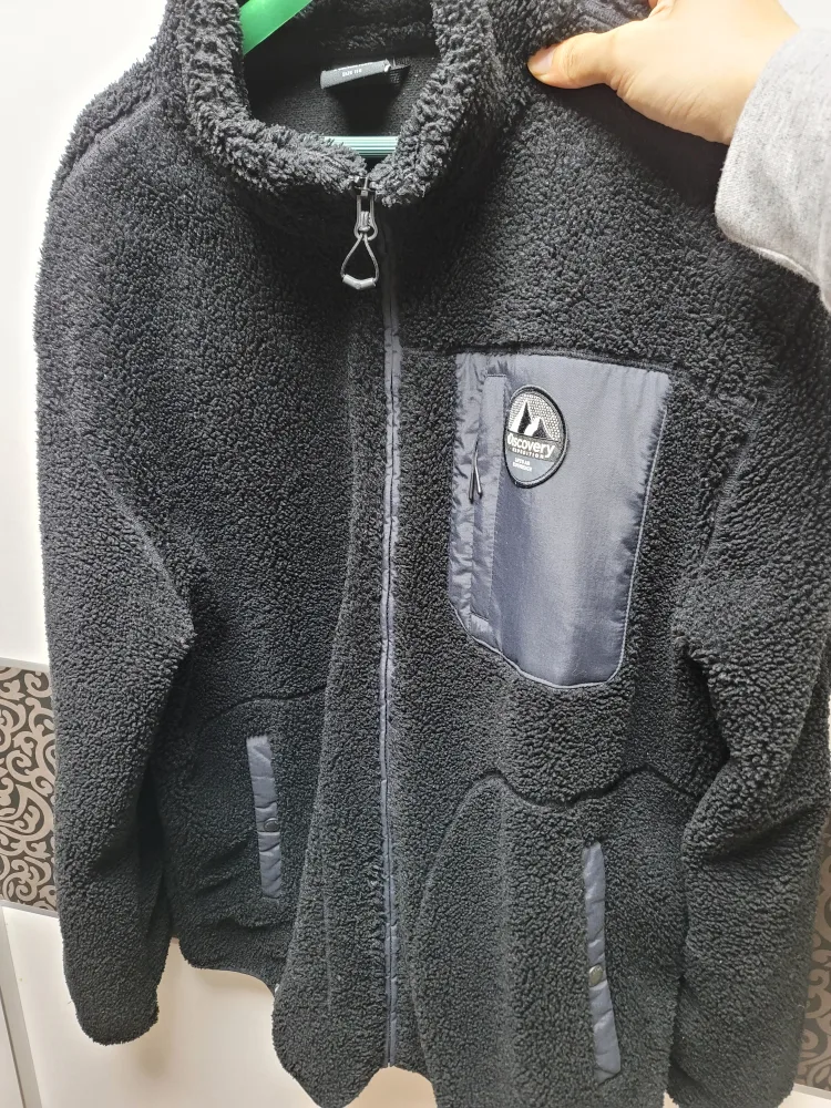 디스커버리 검은색 양털 자켓 중고 팝니다