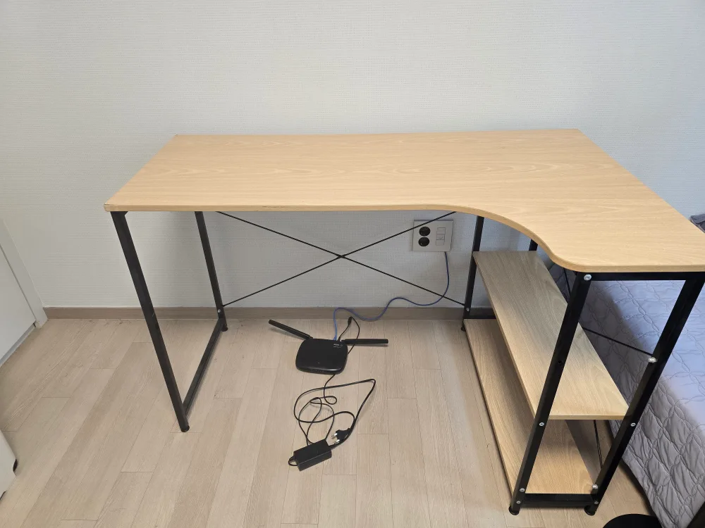 책상 중고 나눔 합니다.