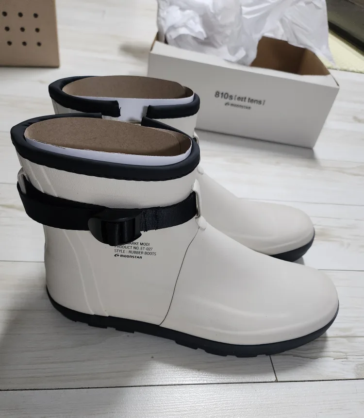 문스타 마르크 모디 화이트 270사이즈 중고상품