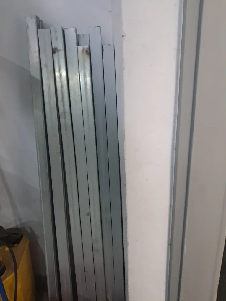 아연각관중고 30-50   150:20개  300:16개  390:10개 상태좋아요