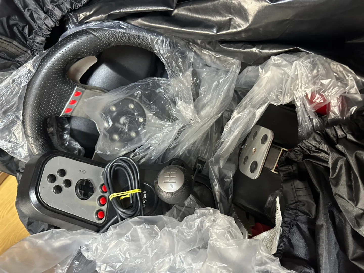 로지텍 레이싱휠