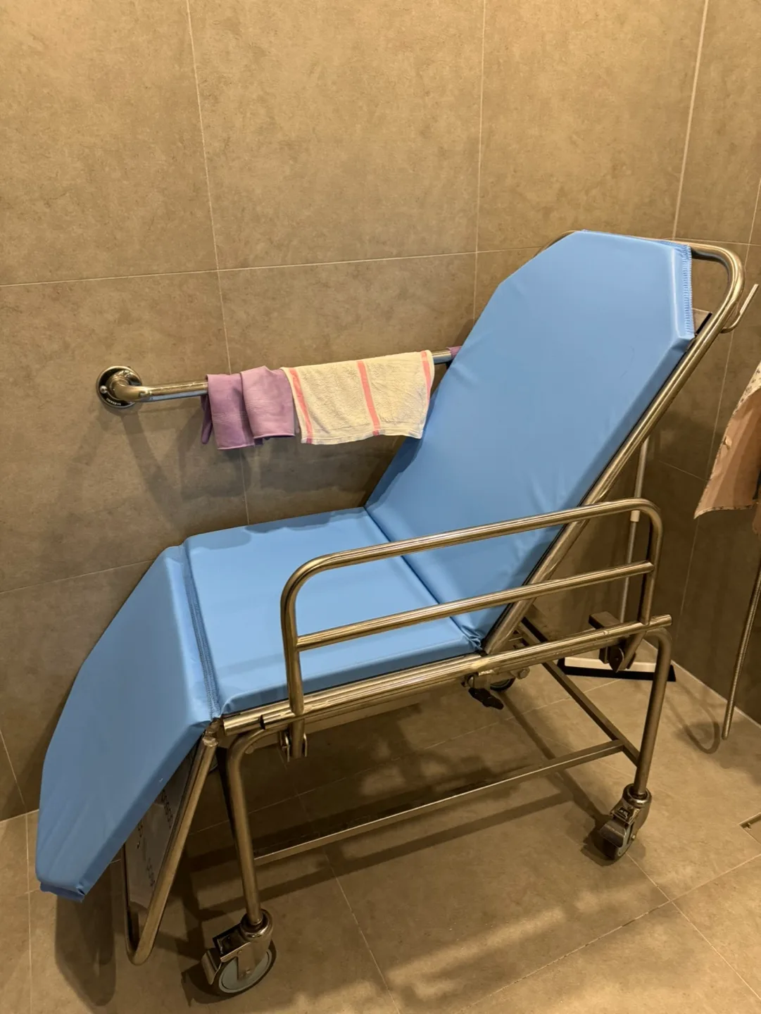 목욕 카트(스텐 3단 샤워카 YST-303) 중고 판매 합니다.