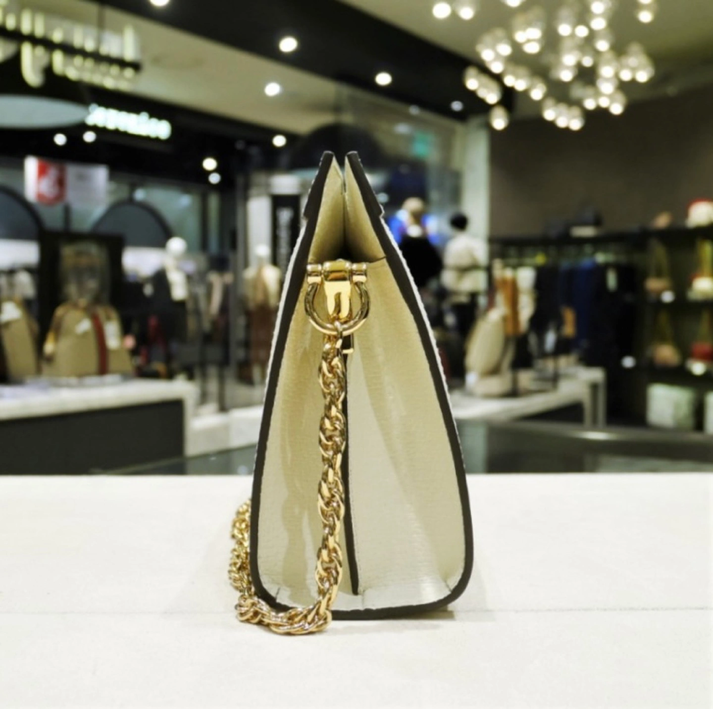 ♦️새상품♦️구찌 플라워 체인 숄더백 여성잡화 당근 중고거래 - Main Image